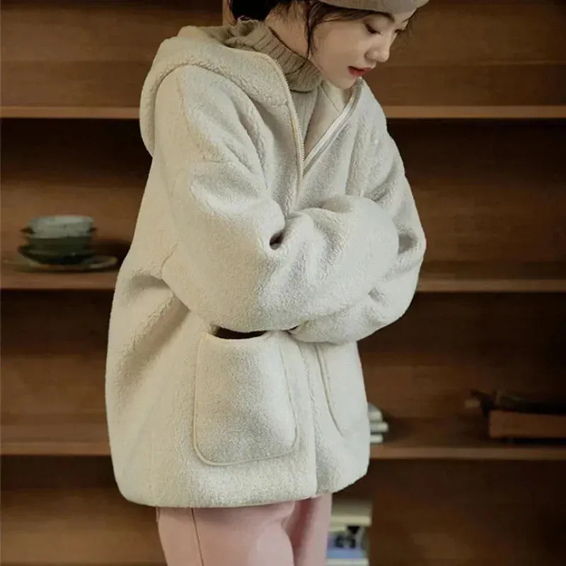 Bonnyshow Thickened Sheepskin Fleece Jacket with Hood, Lambhair Jacket, Women's New Warm Leather Fur Integrated Granular Fleece Coat