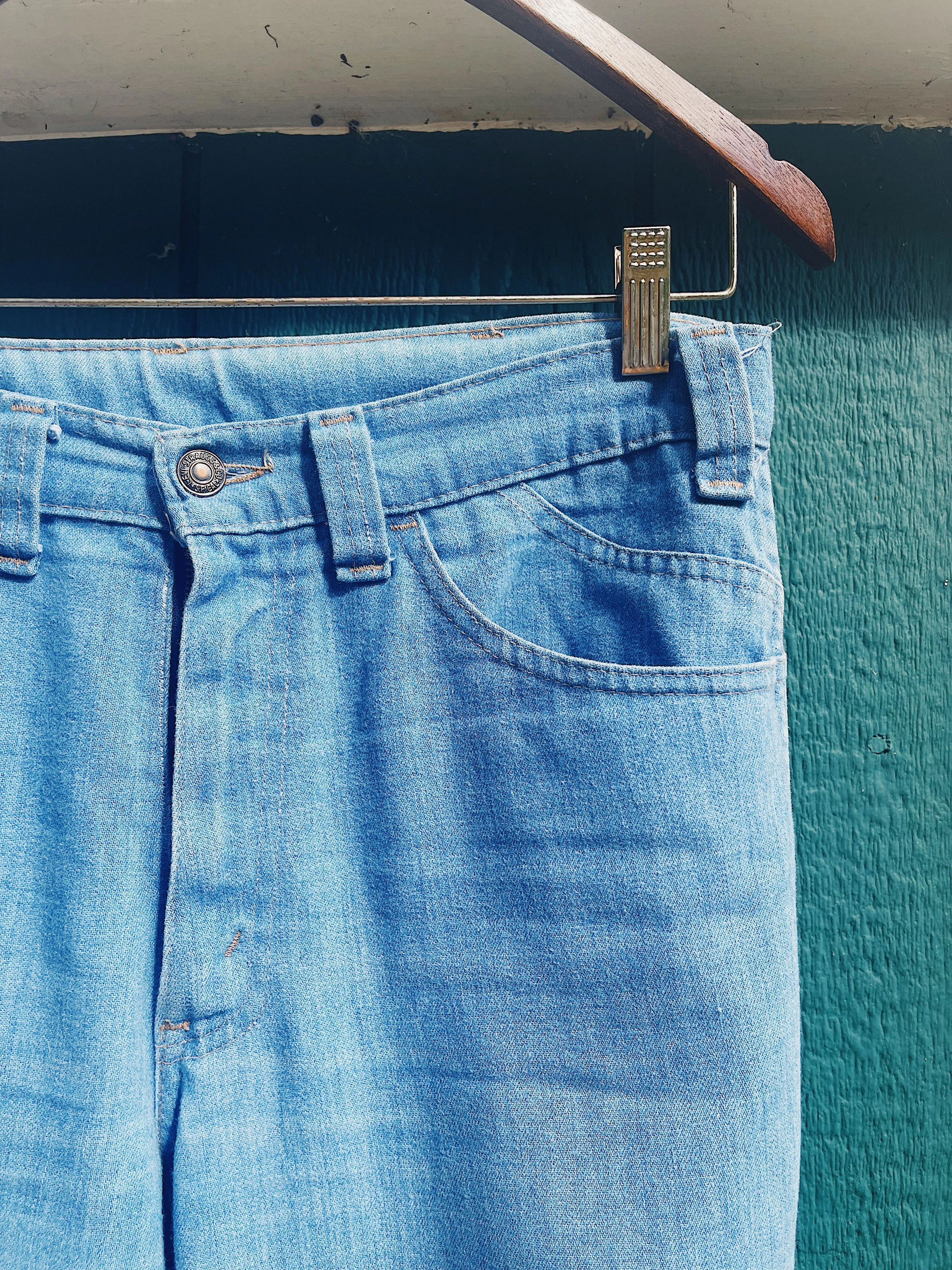 Light Wash Flared Levi's Jeans