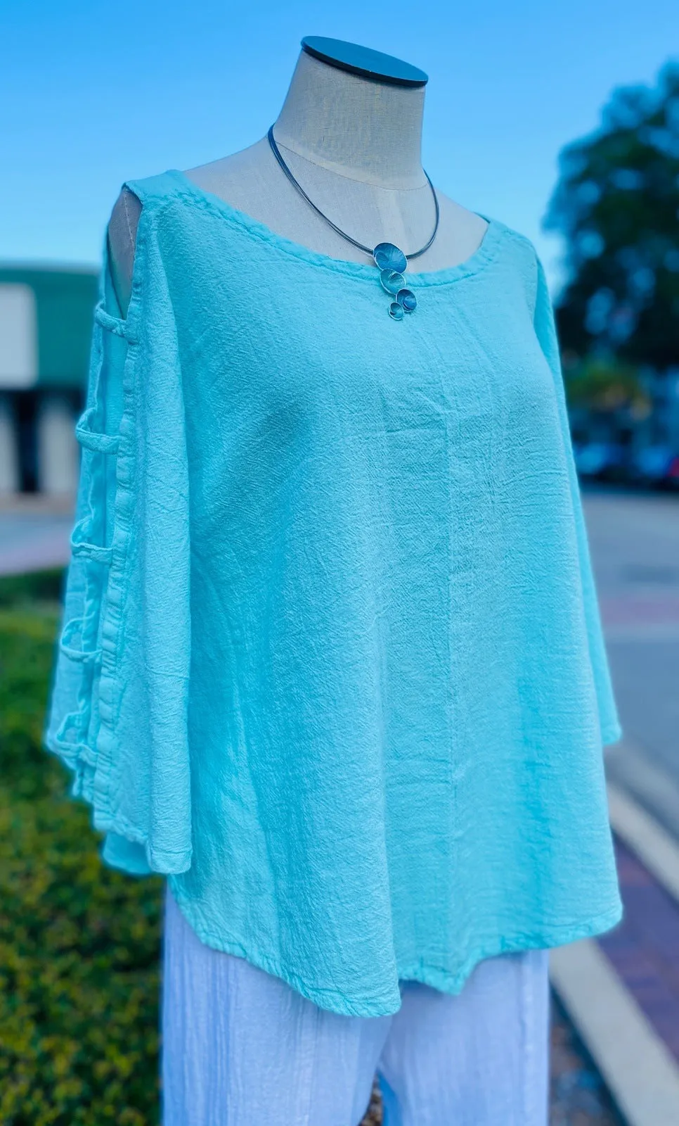 Viki Sale Detailed Cut-Out 3/4 Sleeve Top Sale